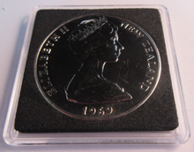 Load image into Gallery viewer, 1969 QUEEN ELIZABETH II COOKS CHART NEW ZEALAND $1 ONE DOLLAR BUNC COIN BOX &COA