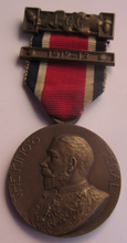 Load image into Gallery viewer, 1912-1913 THE KINGS MEDAL FOR LCC ATTENDANCE GOOD CONDUCT & INDUSTRY WITH RIBBON
