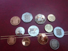 Load image into Gallery viewer, UK 1992 GUERNSEY PROOF COINAGE 20P 10P 5P 2P 1P 1/2P IN PROTECTIVE WALLET