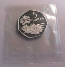 Load image into Gallery viewer, 1974 ROYAL MINT SEYCHELLES SILVER PROOF TURTLES 2 COIN SET 10 & 5 RUPEES SET