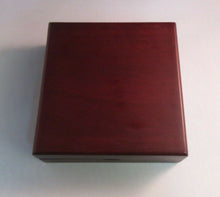 Load image into Gallery viewer, QEII Platinum Wedding 2017 Silver Proof 1oz Alderney £5 Coin Box/COA