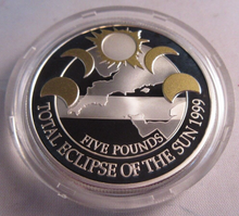 Load image into Gallery viewer, 1999 TOTAL ECLIPSE OF THE SUN ALDERNEY SILVER PROOF £5 COIN BOX & COA