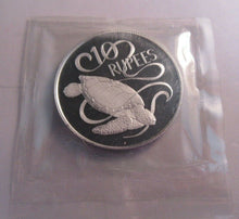 Load image into Gallery viewer, 1974 ROYAL MINT SEYCHELLES SILVER PROOF TURTLES 2 COIN SET 10 & 5 RUPEES SET