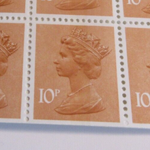 Load image into Gallery viewer, RAF STAMP BOOKLET ROYAL MAIL 1980 NEW OLD STOCK INCL 10 X 10P STAMPS MNH SCARCE

