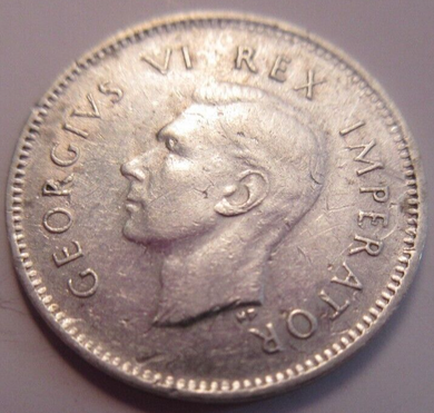 KING GEORGE VI 3d .800 SILVER THREEPENCE COIN 1943 SOUTH AFRICA EF & FLIP