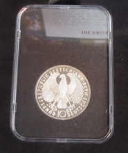 Load image into Gallery viewer, 1989 The Fall of the Berlin Wall 2 Coin Germany Box Set + Real Piece of the Wall
