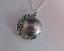 Load image into Gallery viewer, Queen Elizabeth Sixpence Crescent Moon 54mm Necklace Coin Pouch Inc 2x Domed 6d
