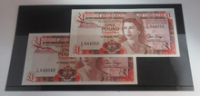 Load image into Gallery viewer, 1988 2x £1 Gibraltar Banknote Uncirculated Consecutive Numbers L6440XX In Card
