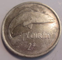 Load image into Gallery viewer, 1940 IRELAND EIRE FLORIN COIN REVERSE SALMON OBVERSE HARP VF IN CLEAR FLIP
