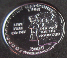 Load image into Gallery viewer, 2000 UNITED STATES MINT STATE QUARTER DOLLAR NEW HAMPSHIRE 1788 PLATINUM PLATED
