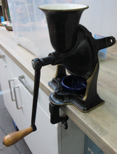 Load image into Gallery viewer, VINTAGE SPONG &amp; CO COFFEE GRINDER NUMBER 4 CIRCA 1900 IN WORKING ORDER CAST IRON
