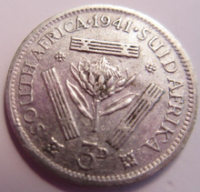 Load image into Gallery viewer, KING GEORGE VI 3d .800 SILVER THREEPENCE COIN 1941 SOUTH AFRICA VF &amp; FLIP

