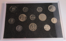 Load image into Gallery viewer, FIVE PENCE COIN SET 5P BUNC 1968-2011 12 COIN SET IN ROYAL MINT BLUE BOOK

