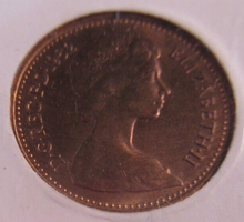 Load image into Gallery viewer, BRITAINS LOST COINAGE THE HALFPENNY UK 5 COIN SET &amp; ROYAL MINT BLUE BOOK
