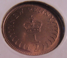 Load image into Gallery viewer, BRITAINS LOST COINAGE THE HALFPENNY UK 5 COIN SET &amp; ROYAL MINT BLUE BOOK
