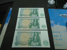 Load image into Gallery viewer, Bank of England SOMERSET UNC One Pound 3x £1 Banknotes  Consecutive Numbers DU71
