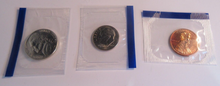 Load image into Gallery viewer, USA COIN SET 1 CENT  1 DIME &amp; 5 CENTS BU 2000 3 COIN SET SEALED WITH POUCH
