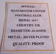 Load image into Gallery viewer, 1977-1978 OFFICIAL MANCHESTER UNITED FOOTBALL CLUB S/PLATED PROOF MEDAL CAP &amp;COA
