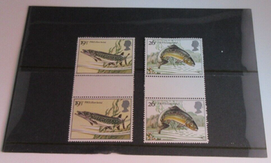 1983/4 CHRISTMAS DECIMAL STAMPS GUTTER PAIRS MNH IN CLEAR FRONTED STAMP HOLDER
