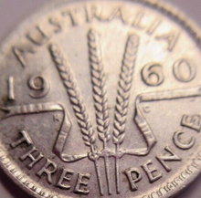 Load image into Gallery viewer, QUEEN ELIZABETH II 3d .500 SILVER THREEPENCE COIN 1960 AUSTRALIA EF+ &amp; FLIP
