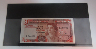 1988 £1 Gibraltar Banknote Uncirculated Number 001 - 4th August in Display Card