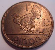 Load image into Gallery viewer, 1967 IRELAND ONE PENNY EIRE 1d UNC WITH GOOD LUSTRE LOW MINTAGE IN CLEAR FLIP
