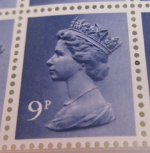 Load image into Gallery viewer, STAMP BOOKLET ROYAL MAIL 1978 NEW OLD STOCK INCL 10 X 9P STAMPS MNH
