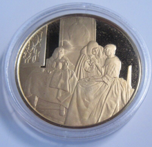 Load image into Gallery viewer, 1975 THE GENIUS OF VERMEER HALLMARKED 24CT GOLD PLATED .925 SILVER 32G MEDAL
