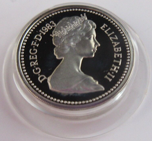Load image into Gallery viewer, 1983 UK ROYAL ARMS SILVER PROOF ROYAL MINT £1 ONE POUND COIN BOX &amp; COA

