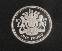 Load image into Gallery viewer, 1993 £1 QUEEN ELIZABETH II ROYAL ARMS SILVER PROOF ONE POUND COIN WITH BOX &amp; COA
