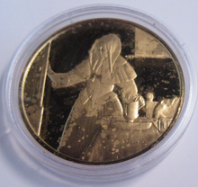 Load image into Gallery viewer, 1975 THE GENIUS OF VERMEER HALLMARKED 24CT GOLD PLATED .925 SILVER 32G MEDAL
