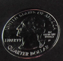 Load image into Gallery viewer, 2001 UNITED STATES MINT STATE QUARTER DOLLAR NORTH CAROLINA 1789 PLATINUM PLATED

