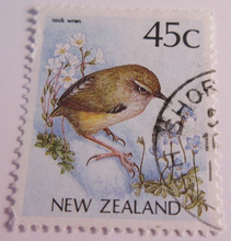 Load image into Gallery viewer, NEW ZEALAND POSTAGE STAMPS MH IN CLEAR FRONTED STAMP HOLDER
