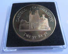 Load image into Gallery viewer, 1994 CAERNARFON CASTLE WALES DRAGON REVERSE GOLD PLATED PROOF MEDAL CAPSULE &amp;COA
