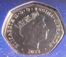 Load image into Gallery viewer, 2022 THREE KINGS COLOURED BUNC FIFTY PENCE 50P COIN IN A CHRISTMAS CARD
