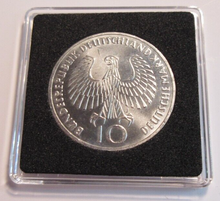 Load image into Gallery viewer, OLYMPIC GAMES RINGS &amp; FIRE 1972 MUNICH 10 DEUTSCHE MARKS BUNC MINT MARK J
