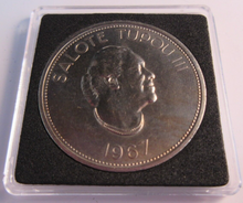 Load image into Gallery viewer, 1967 TONGA SALOTE TUPOU III UNC 1 PAANGA COIN ENCAPSULATED WITH COA
