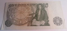 Load image into Gallery viewer, BANK OF ENGLAND ONE POUND £1 BANKNOTE PAGE 57L 000963 IN NOTE HOLDER
