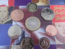 Load image into Gallery viewer, 2002 United Kingdom Coinage Year Set Brilliant Uncirculated 8 Coin Pack
