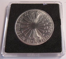 Load image into Gallery viewer, OLYMPIC GAMES SPIRAL 2 1972 MUNICH 10 DEUTSCHE MARKS BUNC MINT MARK F &amp; CAPSULE
