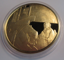 Load image into Gallery viewer, 1975 THE GENIUS OF VERMEER HALLMARKED 24CT GOLD PLATED .925 SILVER 32G MEDAL
