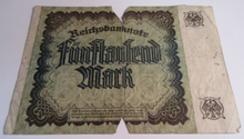 Load image into Gallery viewer, GERMAN BANKNOTES 20 50 5000 MARK REICHSBANKNOTES 1919 &amp; 1922 WITH NOTE HOLDER
