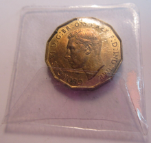 Load image into Gallery viewer, KING GEORGE VI THREE PENCE 1937 BRASS EF+ COIN WITH CLEAR FLIP
