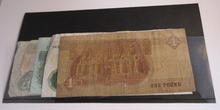 Load image into Gallery viewer, VARIOUS £1 BANKNOTES ONE POUND X 5 WITH CLEAR FRONTED NOTE HOLDER
