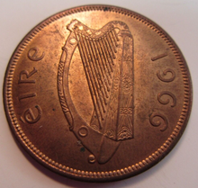 Load image into Gallery viewer, 1966 IRELAND ONE PENNY EIRE 1d UNC WITH NEAR FULL LUSTRE IN CLEAR FLIP
