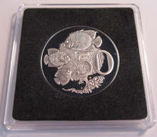 Load image into Gallery viewer, 1975 CAYMAN ISLANDS EMPEROR FISH SILVER PROOF 50 CENTS COIN BOXED
