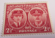 Load image into Gallery viewer, AUSTRALIA STAMP SET KING GEORGE VI 1945 MNH &amp; MLH 18 X STAMPS &amp; STAMP HOLDER
