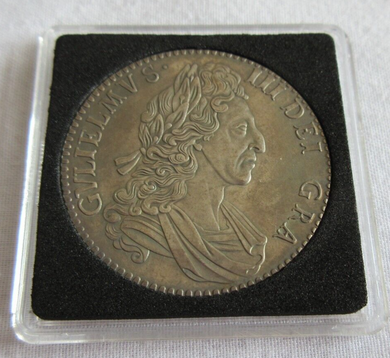 WILLIAM III 1700 SILVER PLATED MODERN RESTRIKE FILLER COIN MEDAL IN QUAD CAPSULE