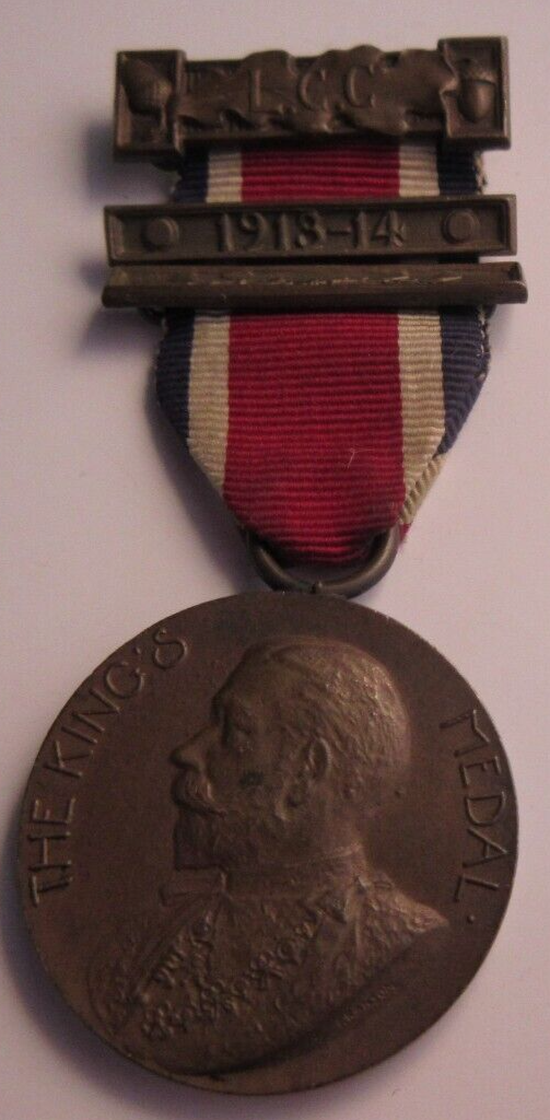 1913-1914 THE KINGS MEDAL FOR LCC ATTENDANCE GOOD CONDUCT & INDUSTRY WITH RIBBON