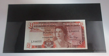 Load image into Gallery viewer, 1988 £1 Gibraltar Banknote Uncirculated Number 003 - 4th August in Display Card
